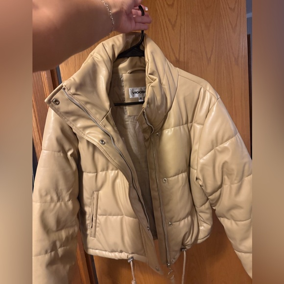 Vigoss Women's Beige Puffer Jacket - Picture 4 of 5